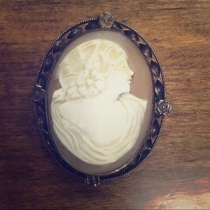 Vintage Cameo Pin